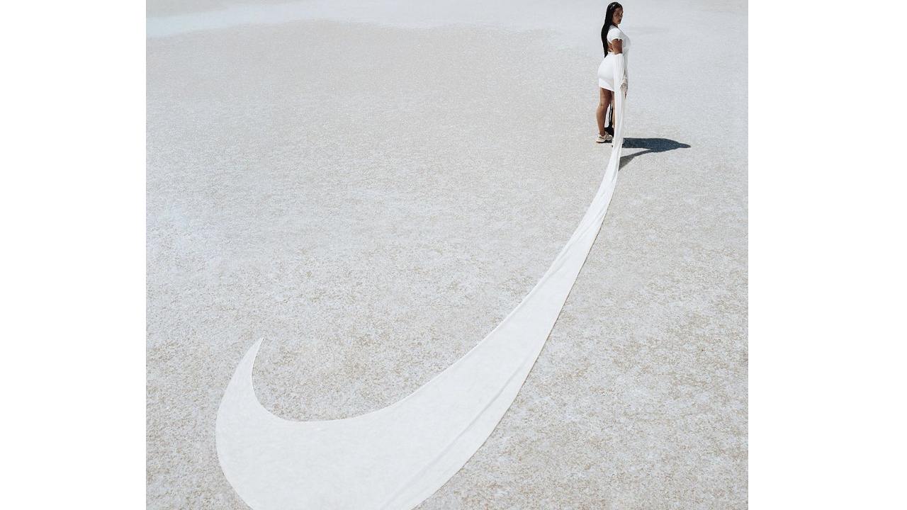 Foto da parceria Jacquemus x Nike. (Fotos: Reprodução/Instagram @jacquemus)