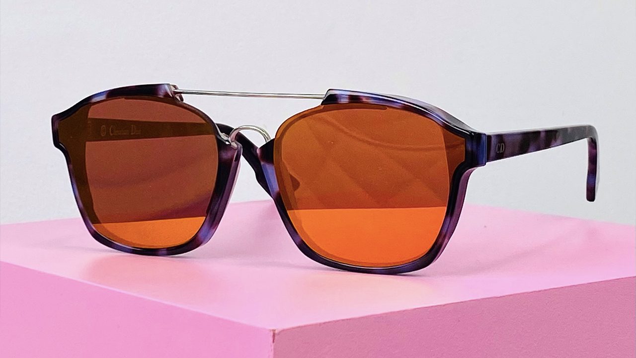 Clique na imagem e confira acessórios das top marcas de luxo!