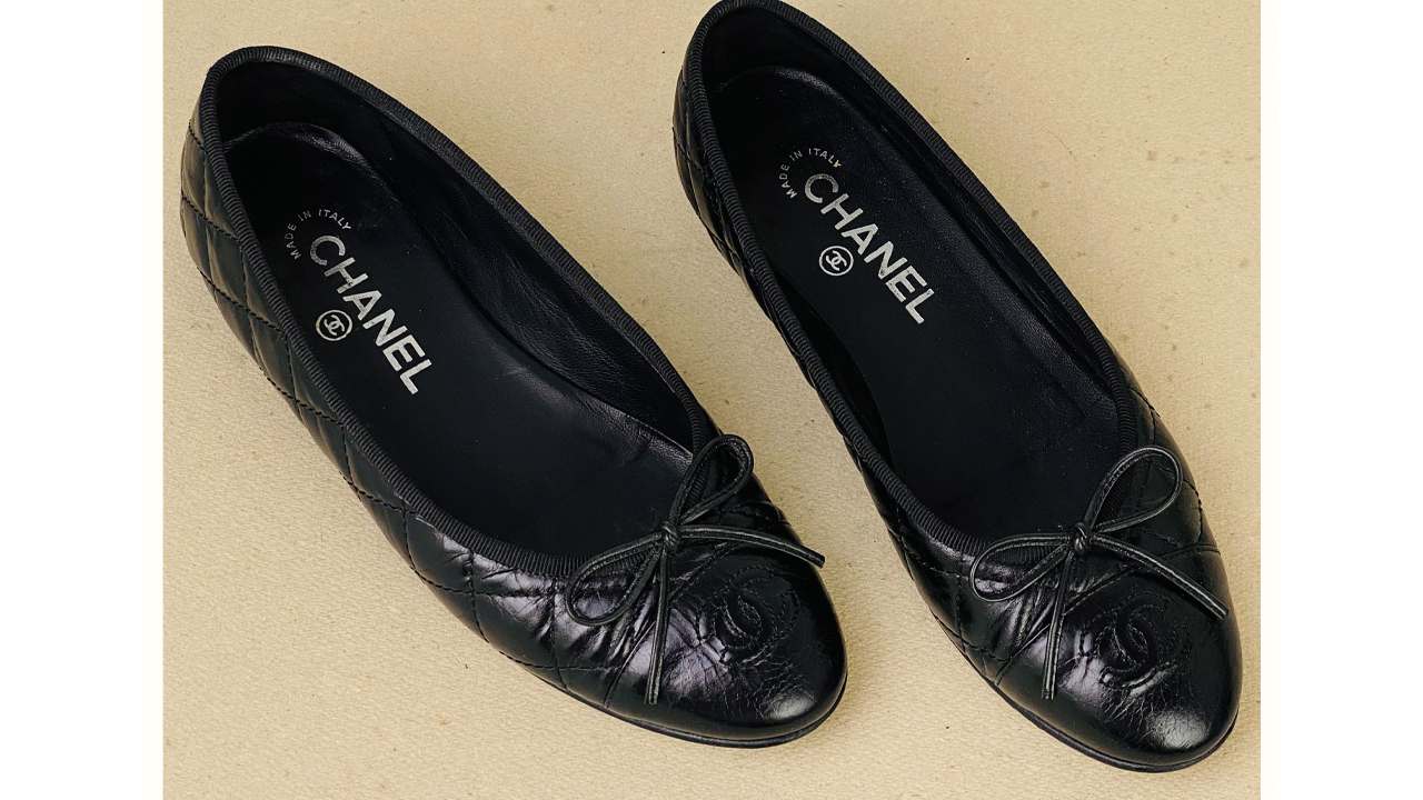 Sapatilha Chanel. Clique na imagem e confira mais modelos da marca!