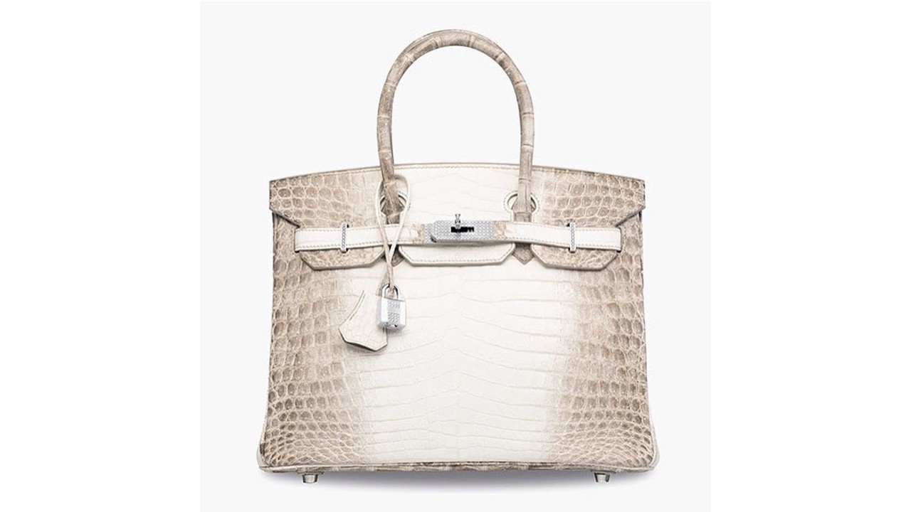A Birkin Himalaya vendida por mais de $300.000 dólares. Clique na imagem e confira mais modelos da Hermès! (Foto: Reprodução/Instagram @christiesinc)
