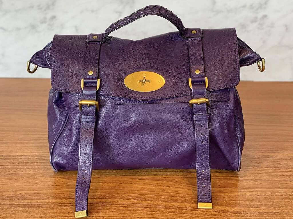Burberry e Mulberry comemoram o ano do coelho