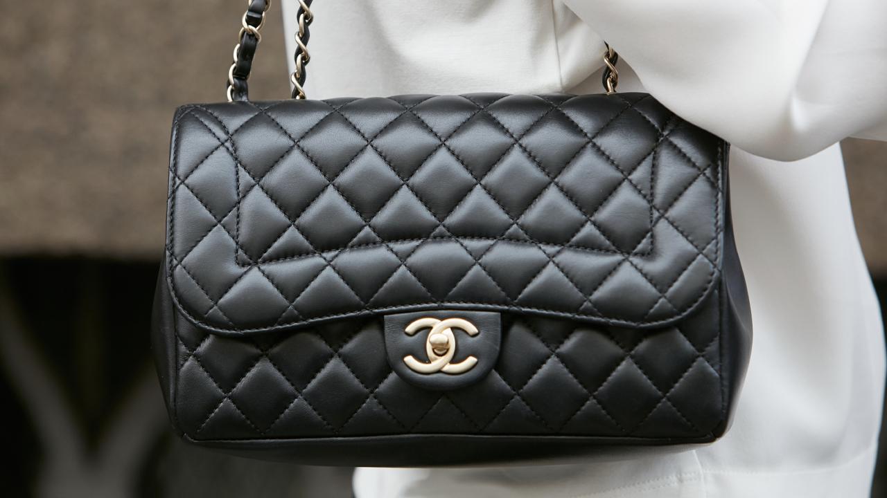 capa do post sobre bolsas clássicas na summer sale