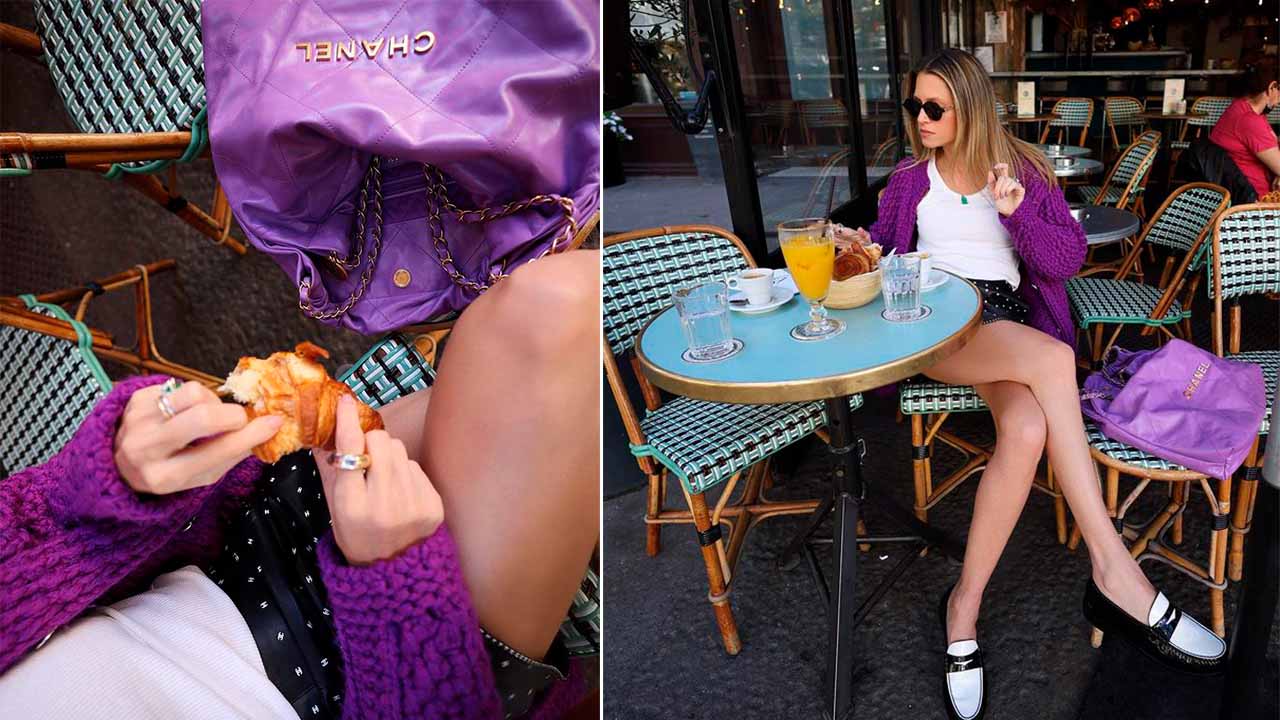 Montagem com duas fotos de mulher usando Bolsa Chanel 22 rosa.