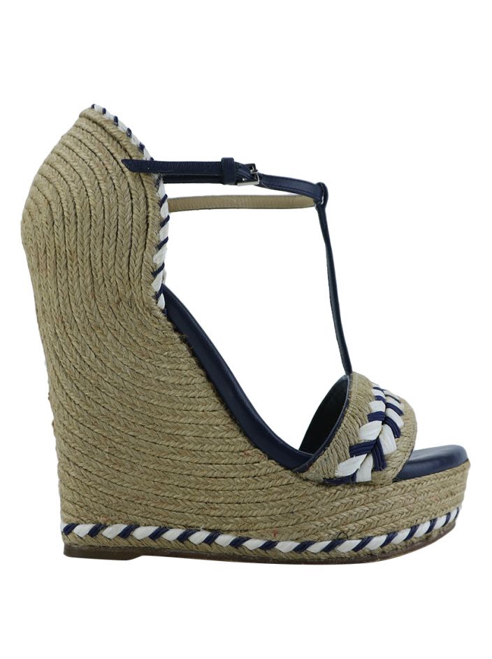 Sandália de luxo da Gucci feita de ráfia perfeita para o verão.