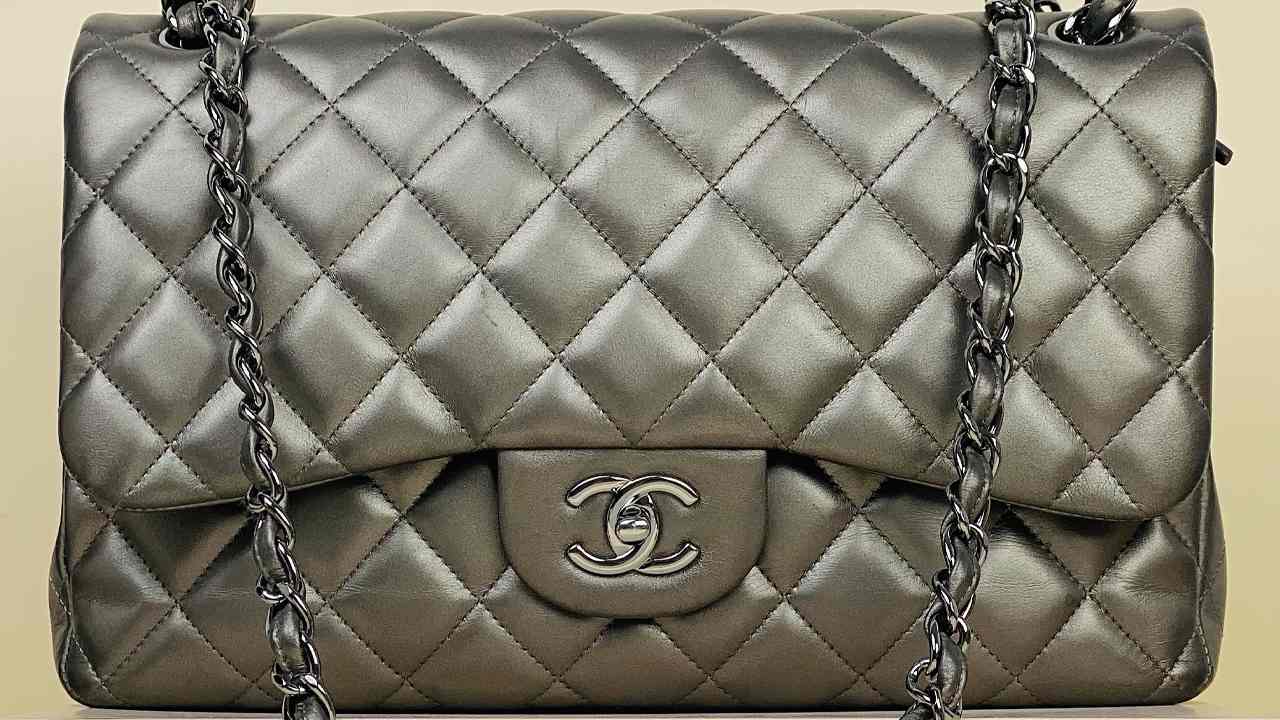 Bolsa Chanel Double Flap. Clique na imagem e confira mais bolsas Chanel!