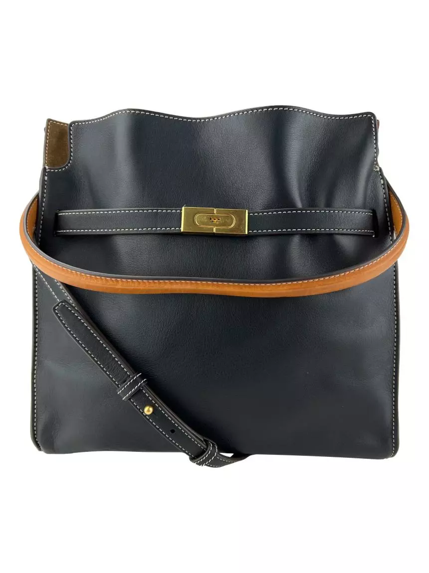 Bolsa Tory Burch marca que desfilou na semana de moda de Nova York.