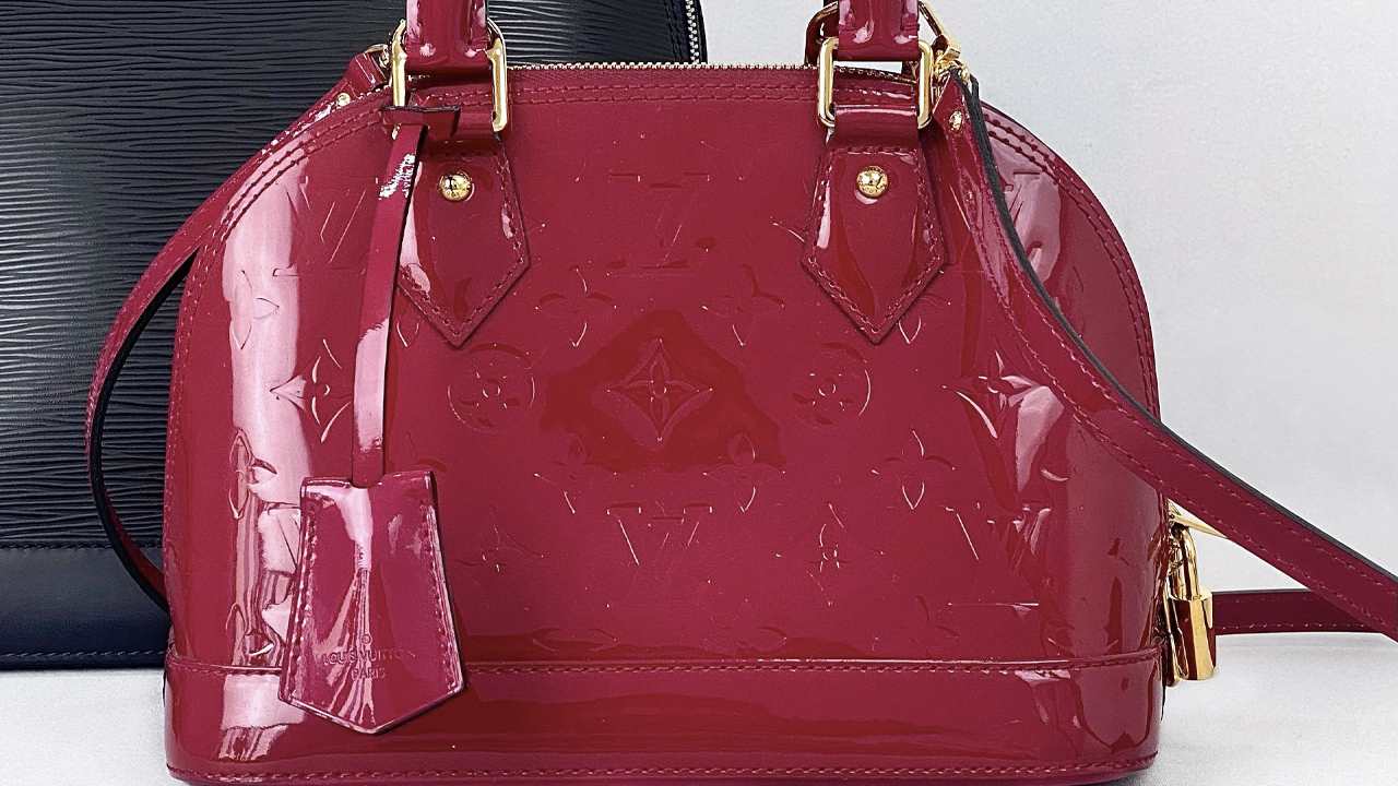 Bolsa Louis Vuitton Alma. Clique na imagem e confira mais modelos da maison!