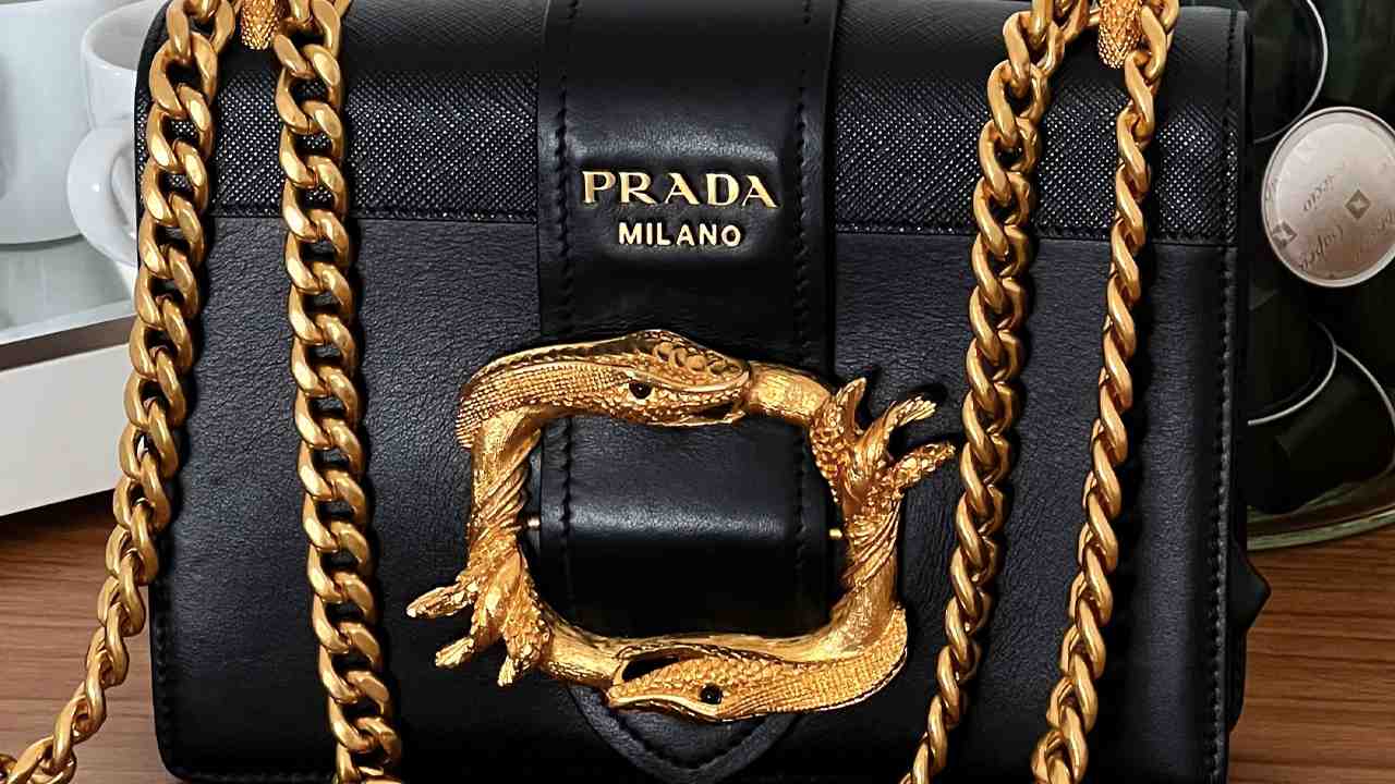 Bolsa Prada Cahier. Clique na imagem e confira mais modelos da marca!