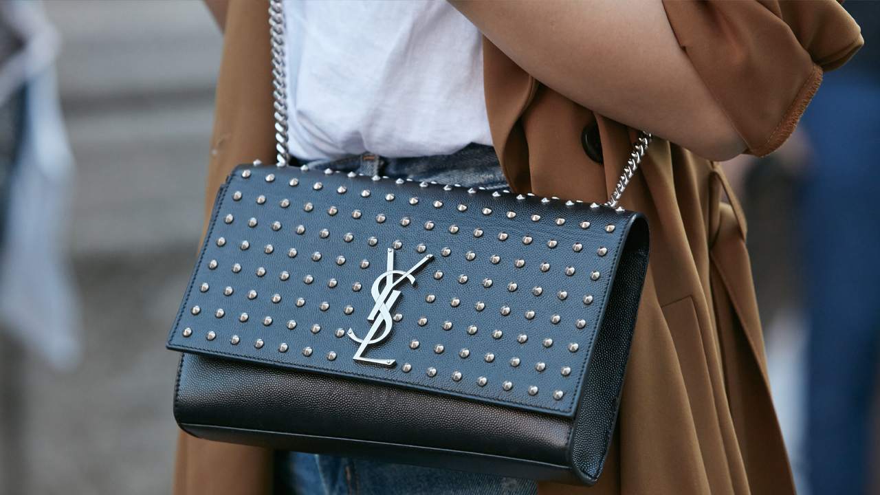 capa do post sobre maneiras de criar looks elegantes com peças básicas