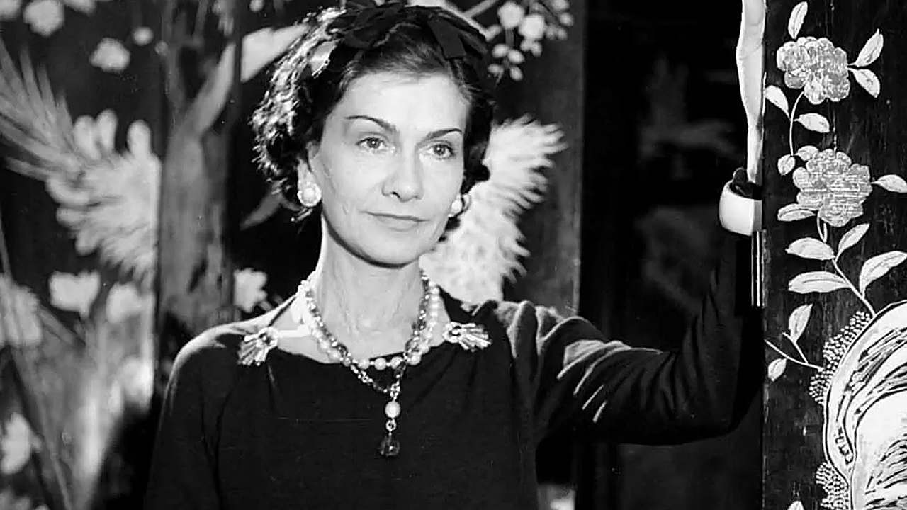 Coco Chanel. (Foto: Reprodução/Pajaris)