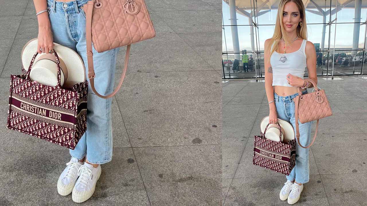 Montagem com duas imagens da Bolsa Dior Book tote sendo usada com jeans e regatinha.