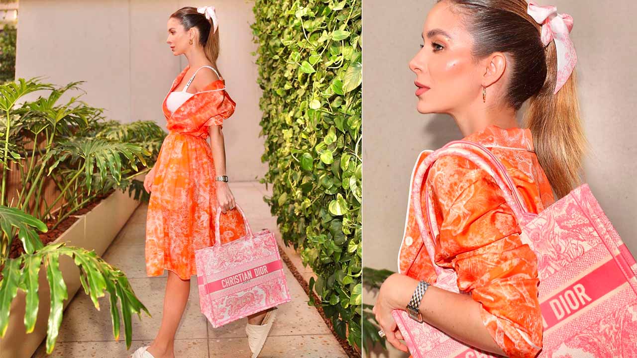 Montagem com duas fotos de mulher usando Bolsa Dior Book Tote com vestido.