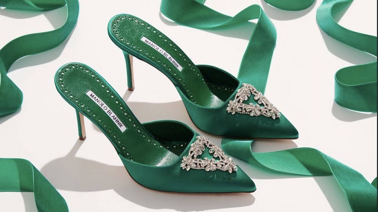 Mule Manolo Blahnik. Clique na imagem e confira mais modelos da marca! (Foto: Reprodução/Instagram @manoloblahnik)