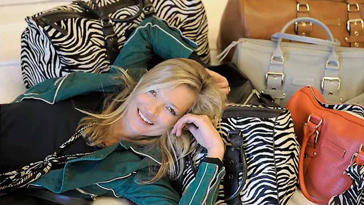Kate Moss e suas bolsas em parceria com a Longchamp.
