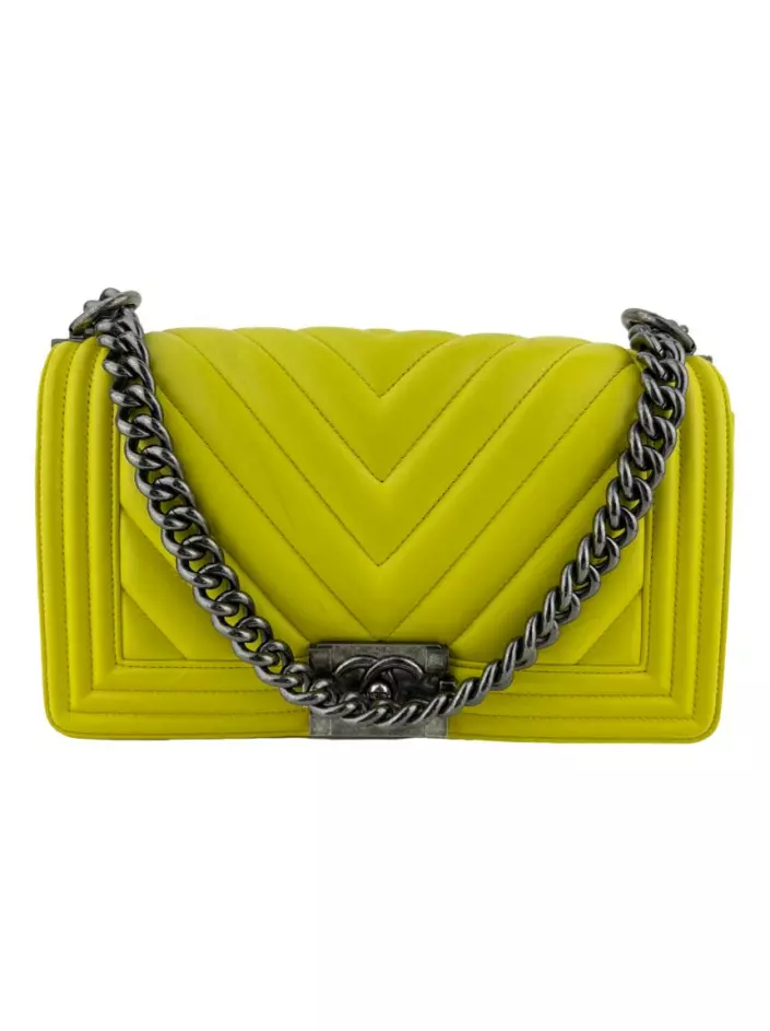 Bolsa com Alça Chanel Boy Chevron Amarela