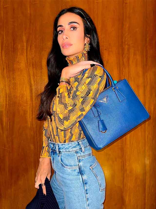 Uma das bolsas queridinhas das influenciadoras de moda é a bolsa Prada Galleria.