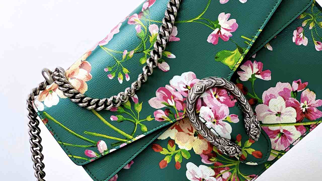 Bolsa Gucci Dionysus. Clique na imagem e confira peças similares!