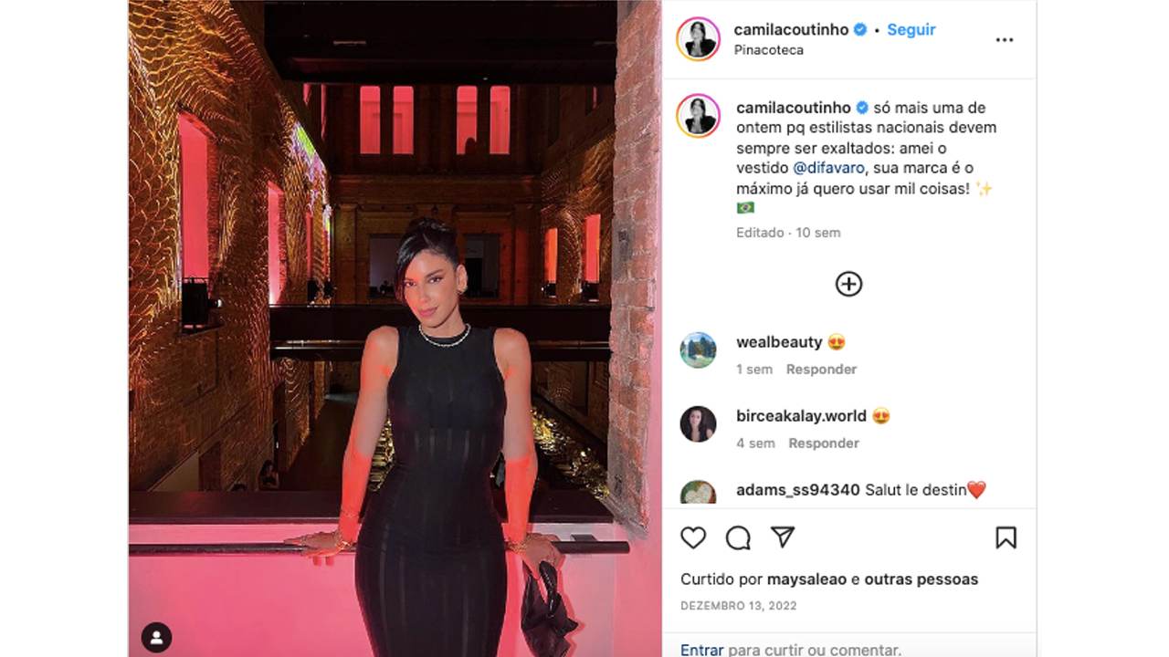 camila coutinho usa clutch Loewe do Etiqueta Única
