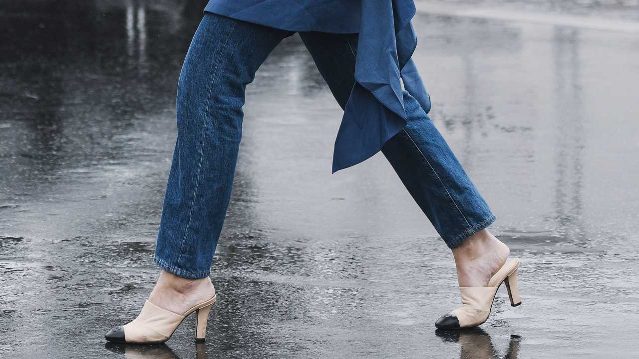 capa do posr de sapatos para usar com calça jeans