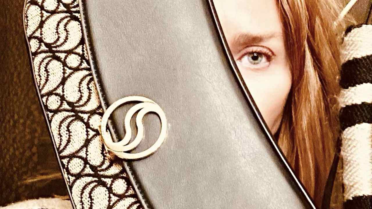Stella McCartney é o principal nome da alta moda sustentável atualmente. Clique na imagem e confira criações da designer! (Foto: Reprodução/Instagram @stellamccartney)