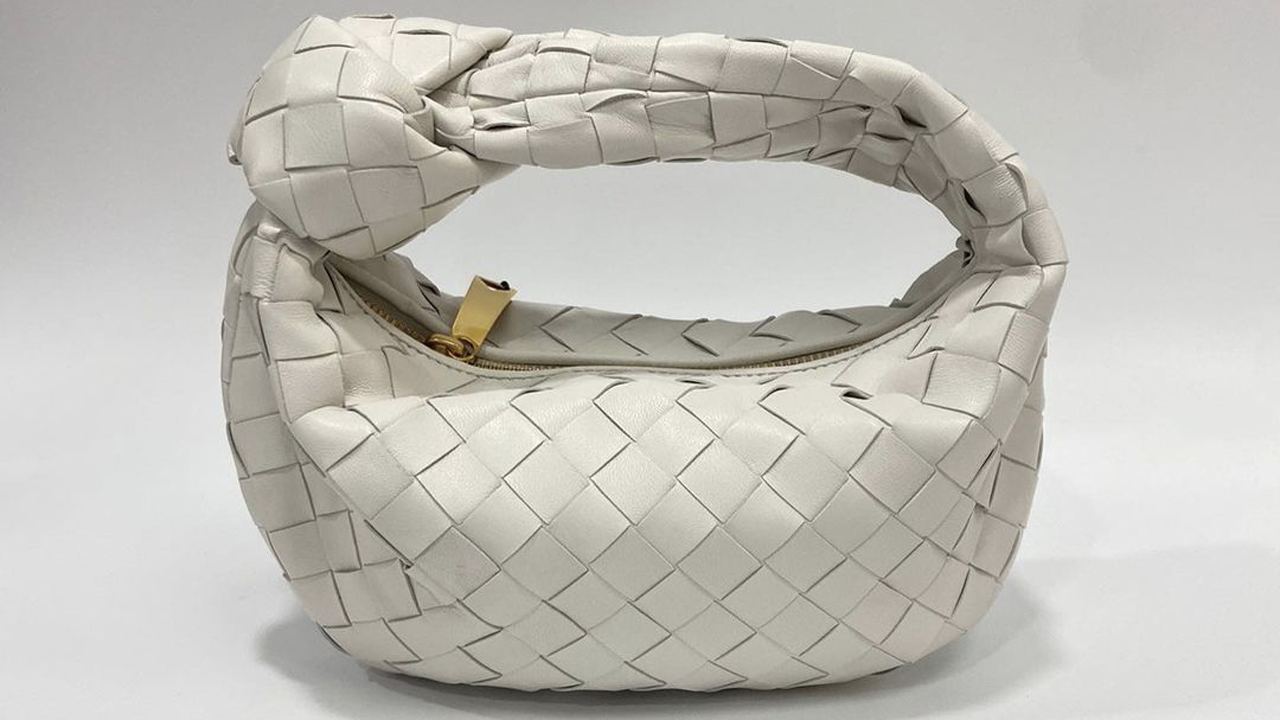 Bolsa BV Jodie Bottega Veneta. Clique na imagem e confira mais peças da marca! (Foto: Reprodução/Instagram @giselle_w_fashion)