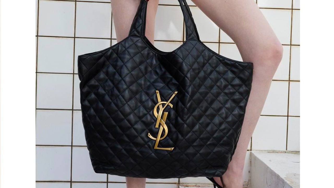 Bolsa Saint Laurent Icare. Clique na imagem e confira mais modelos da marca! (Foto: Reprodução/Instagram @ysl)