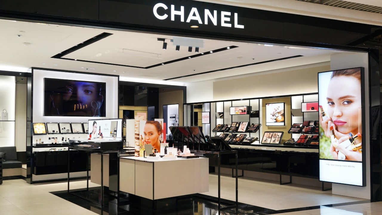 Chanel lança kit de adesivos para unhas
