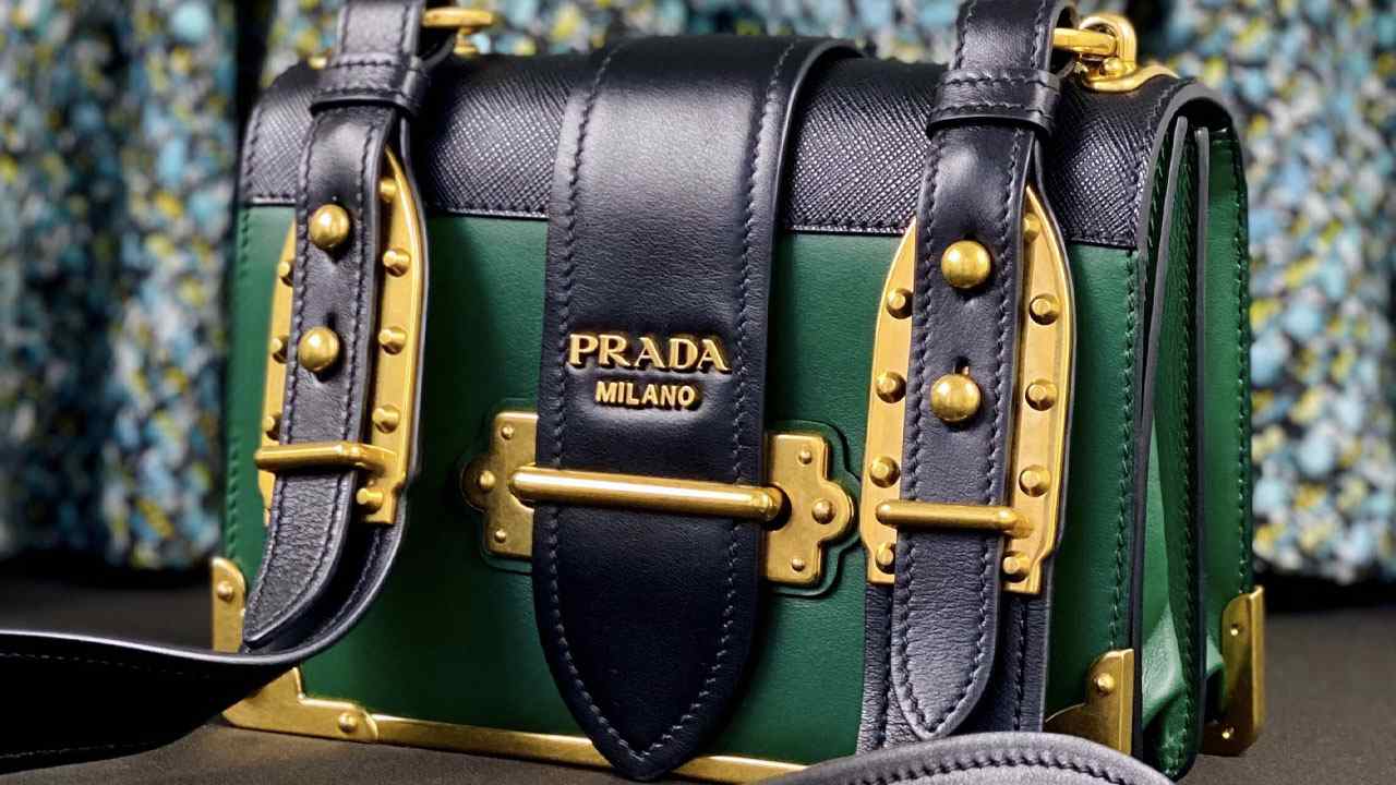 Bolsa Prada Cahier. Clique na imagem e confira mais modelos da marca!