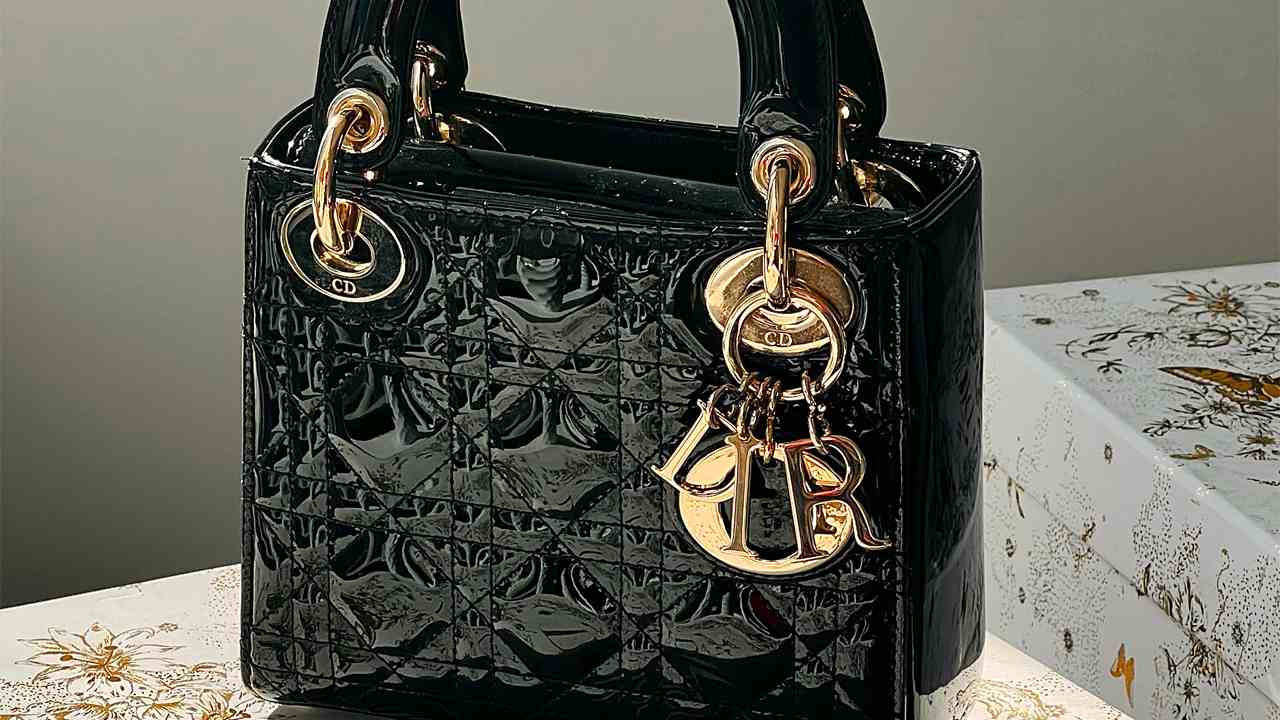 Bolsa Lady Dior. Clique na imagem e confira mais peças da marca!