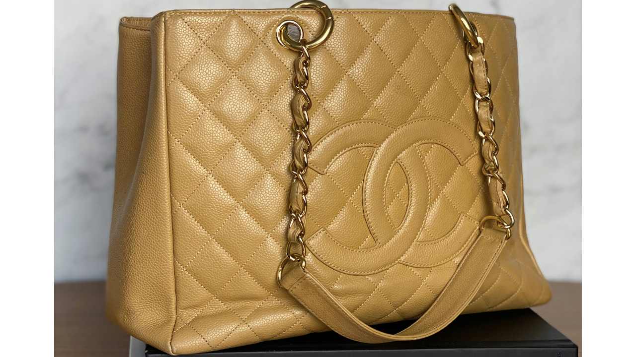 Bolsa Chanel Grand Shopping Tote. Clique na imagem e confira mais modelos da marca!