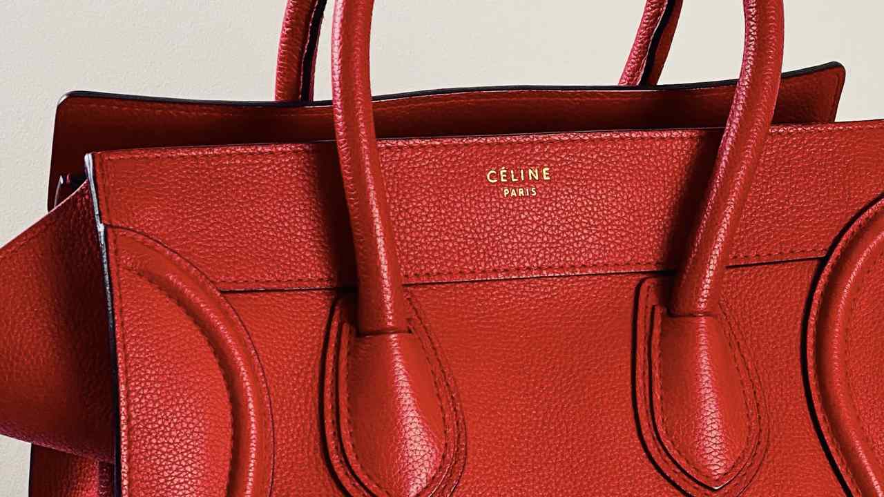 Bolsa Celine Luggage. Clique na imagem e confira mais modelos de mini bags na Super Sale!