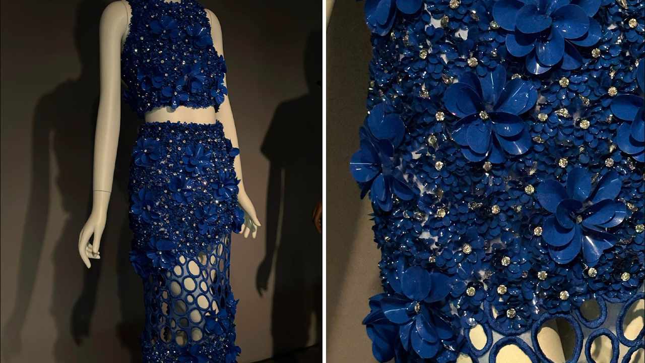 Vestido PatBo exposto no Fashion Institute of Technology. Clique na imagem e confira criações da marca! (Fotos: Reprodução/Instagram @patriciabonaldi)
