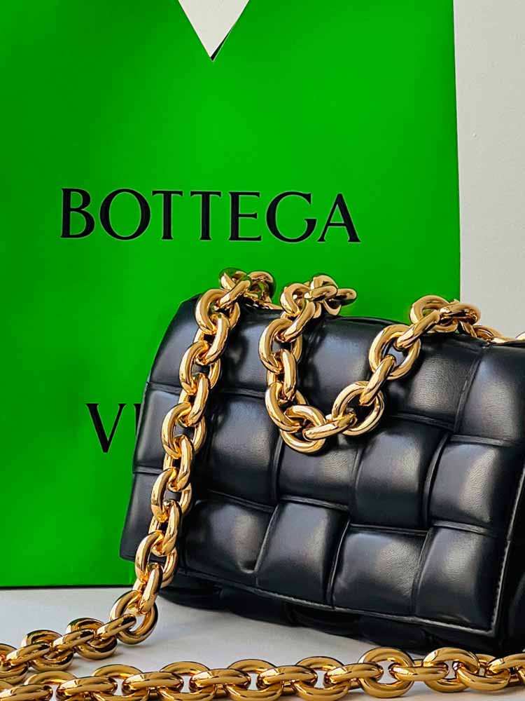  Bottega Veneta Cassete.