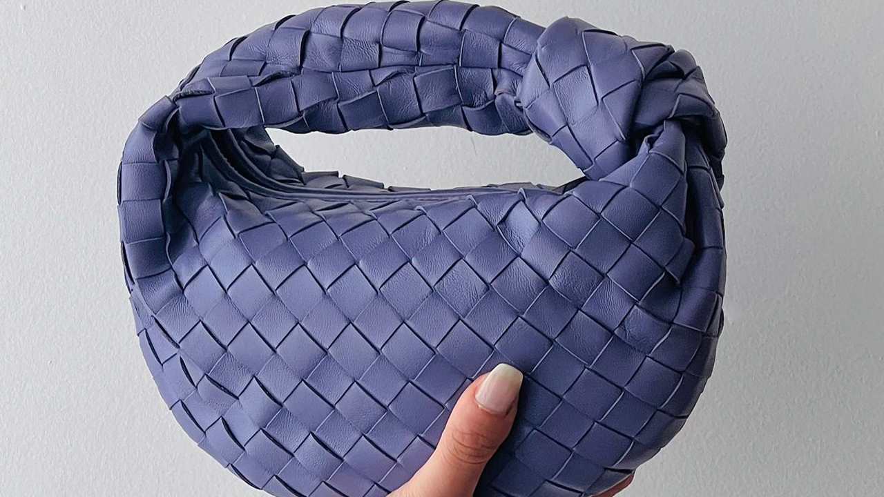 Bolsa Bottega Veneta Jodie. Clique na imagem e confira mais modelos da marca!