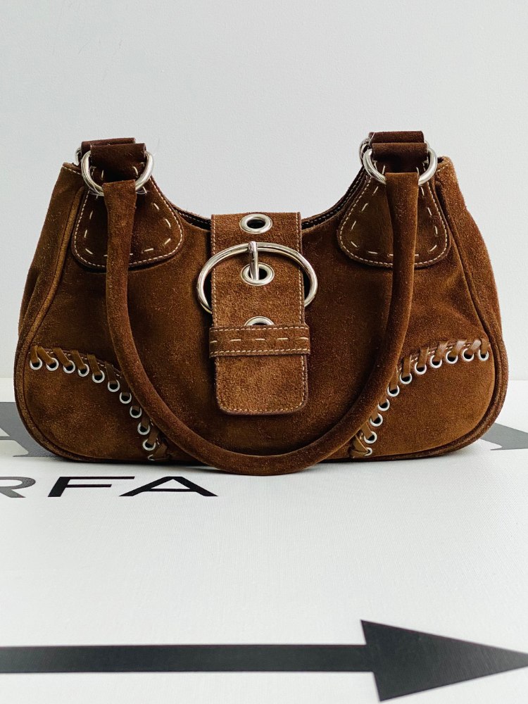 Como limpar bolsas de camurça