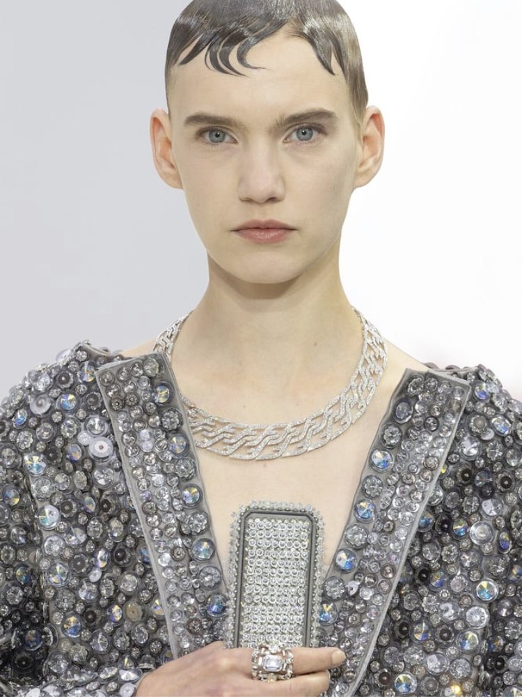Fendi entra para o mercado de joias