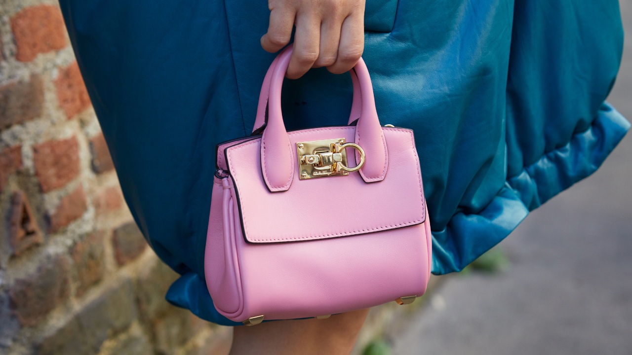 Ferragamo lança versão mini de bolsas icônicas!