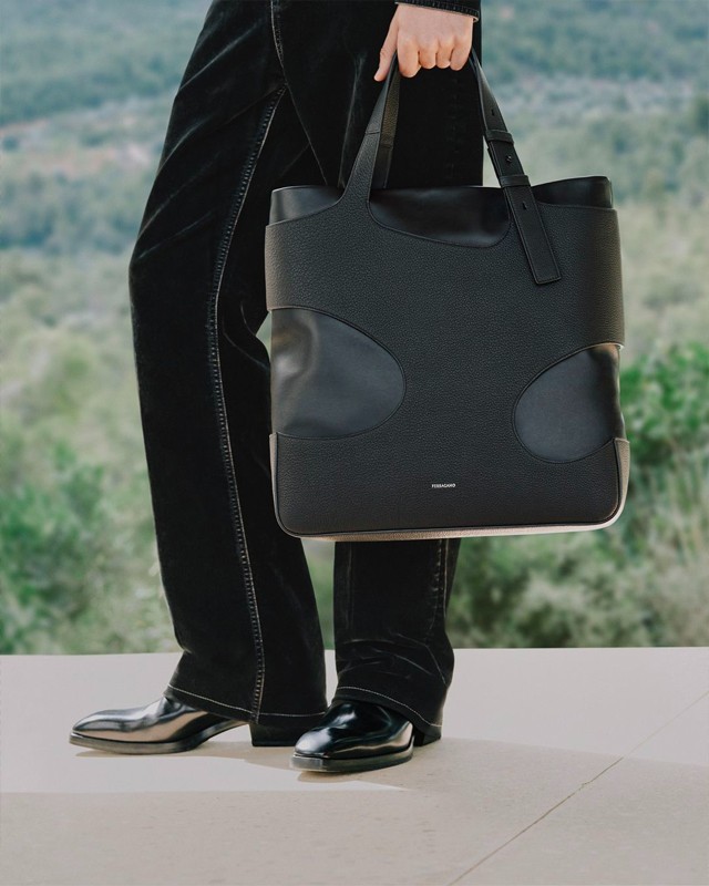 Clique na imagem e confira mais peças Salvatore Ferragamo para presentear seu pai! (Foto: Reprodução/Instagram @ferragamo)