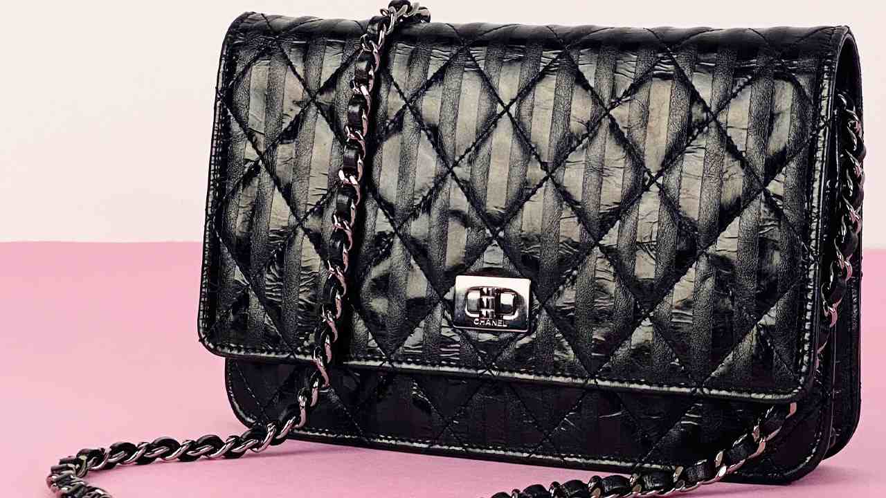 Bolsa Chanel WOC. Clique na imagem e confira mais modelos da marca!