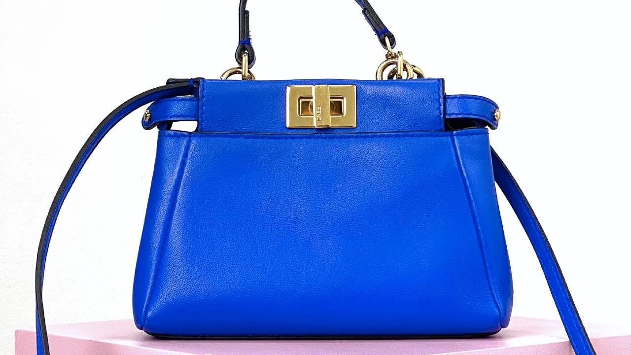 Bolsa Fendi Peekaboo. Clique na imagem e confira mais modelos de bolsas desejadas pelas mulheres!
