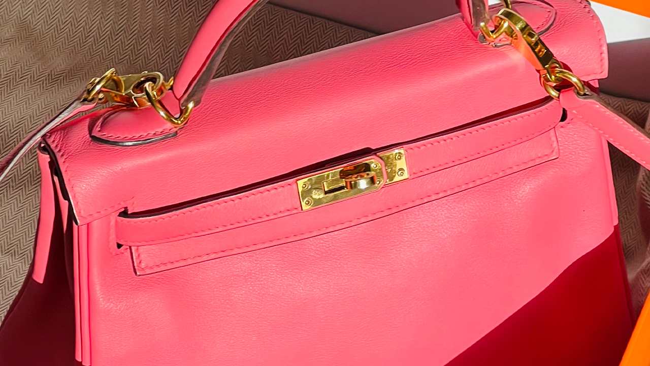 Bolsa Hermès Kelly. Clique na imagem e confira mais peças da marca!