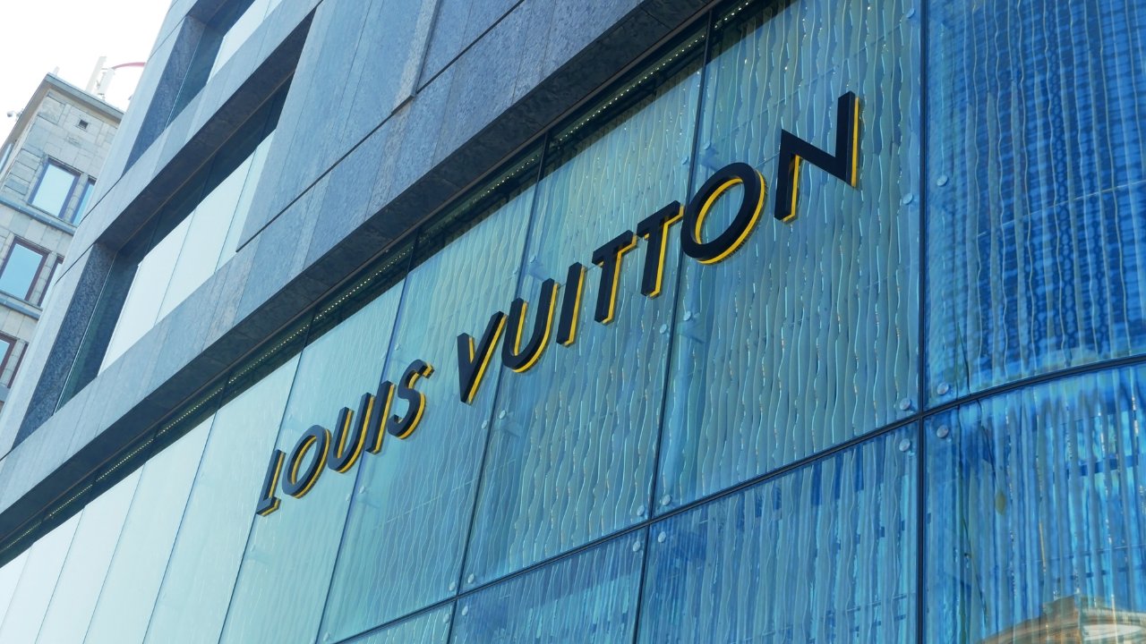 Louis Vuitton inaugura mais um café junto de nova loja na Itália!