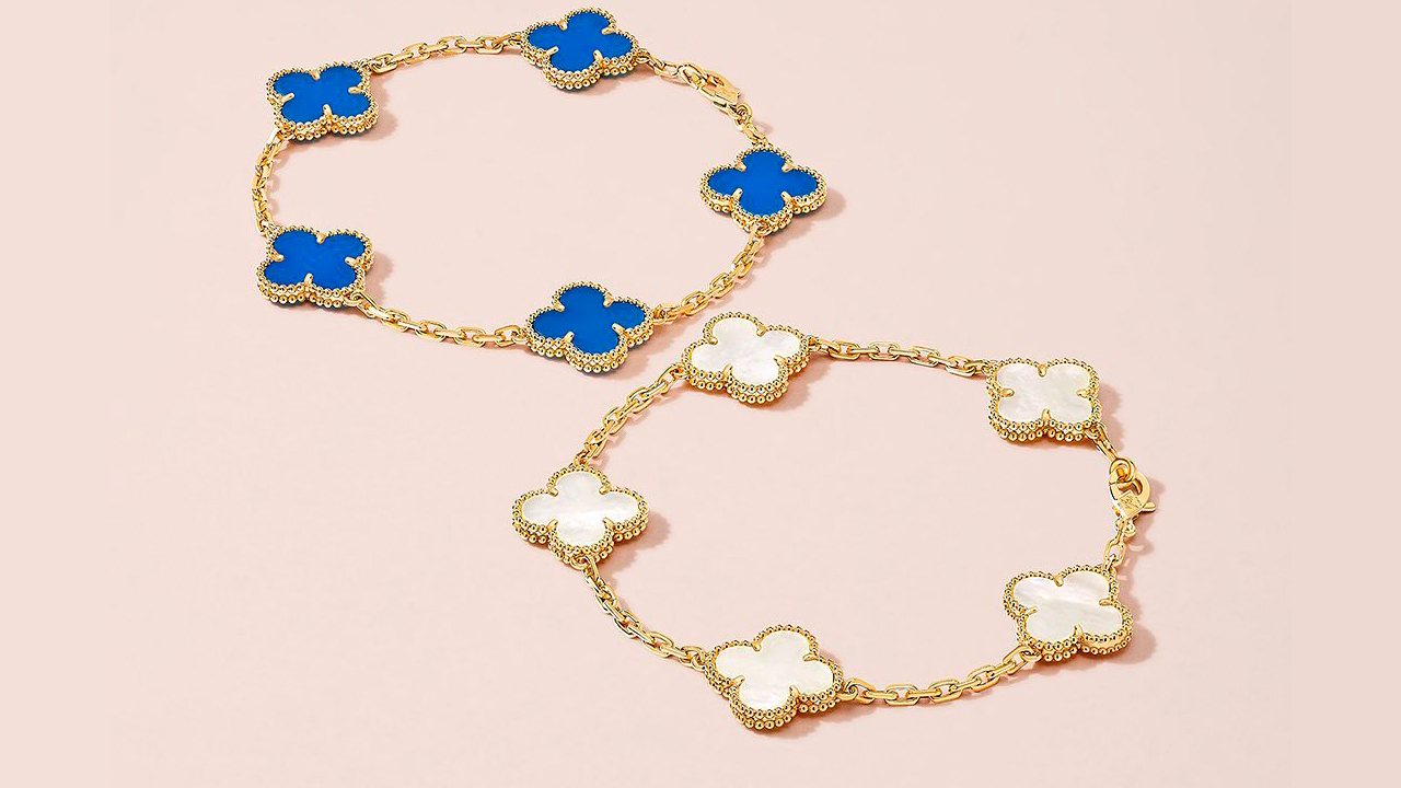 Pulseira da coleção Alhambra Van Cleef & Arpels. Clique na imagem e confira mais peças da marca! (Foto: Reprodução/Instagram @vancleefarpels)
