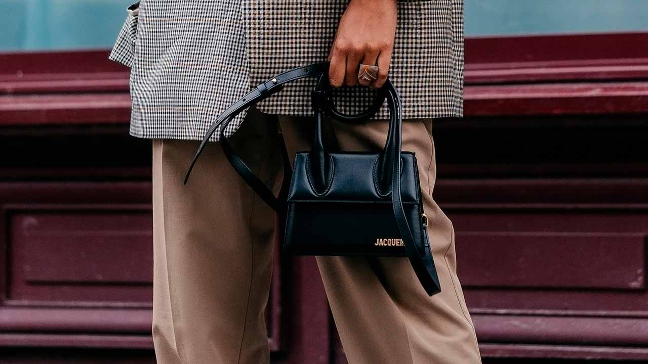 6 Bolsas Pretas de Marcas Famosas que Estão em Alta Agora!