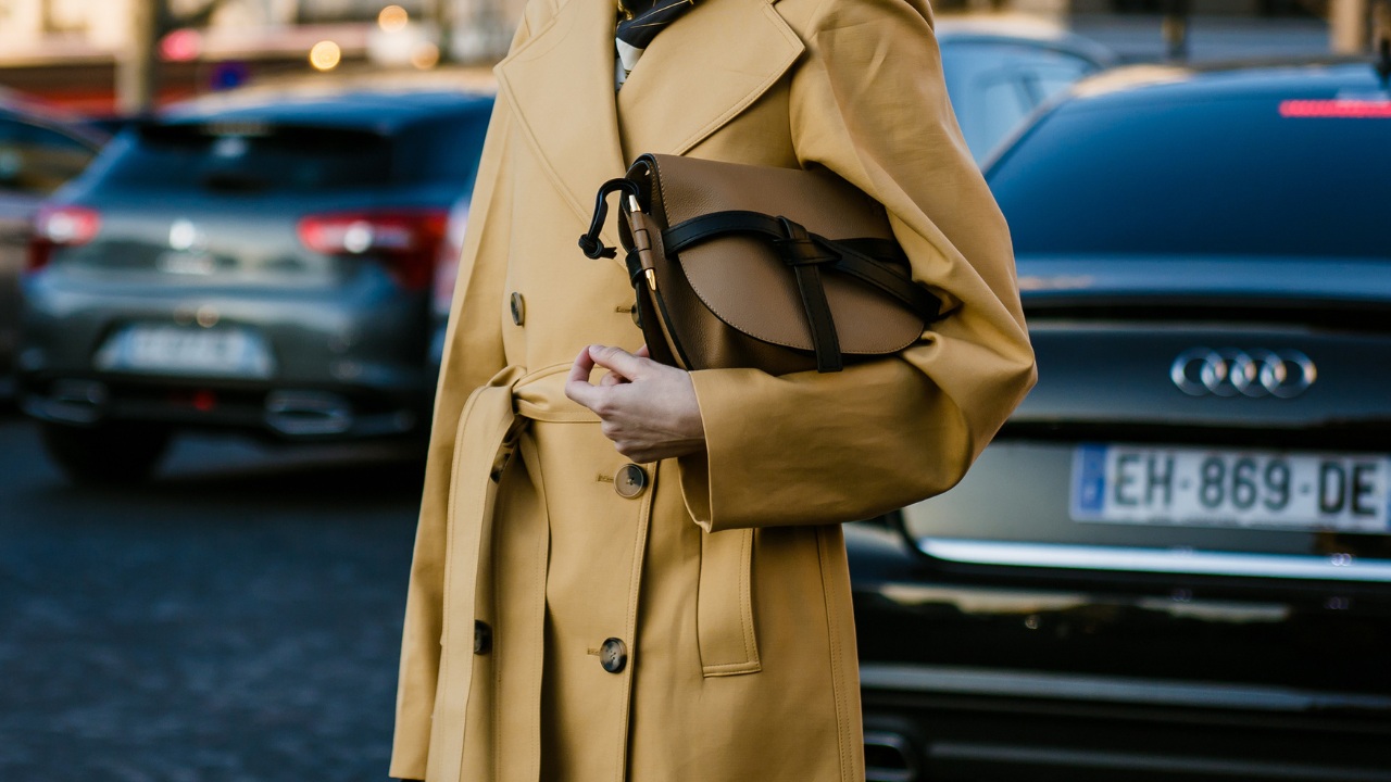 Cropped Trench Coat: Os casacos atemporais foram repaginados e estão em alta!