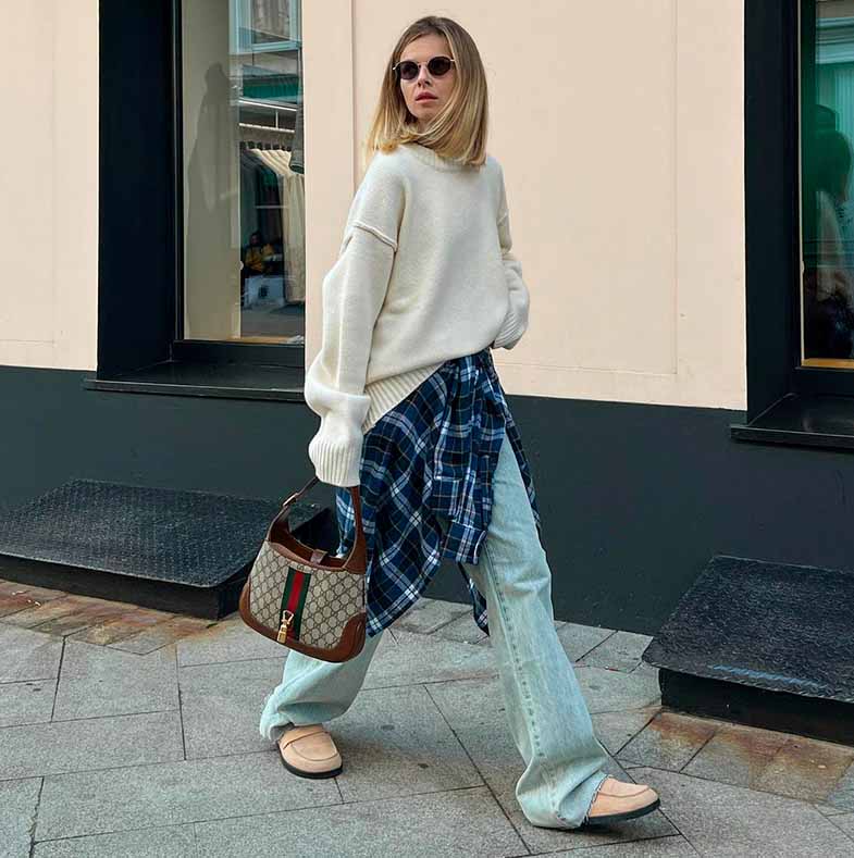 Bolsa estilo hobo modelo Jackie da Gucci.