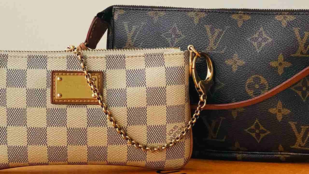 Bolsa Louis Vuitton Pochette Accessories. Clique na imagem e confira mais modelos da marca!