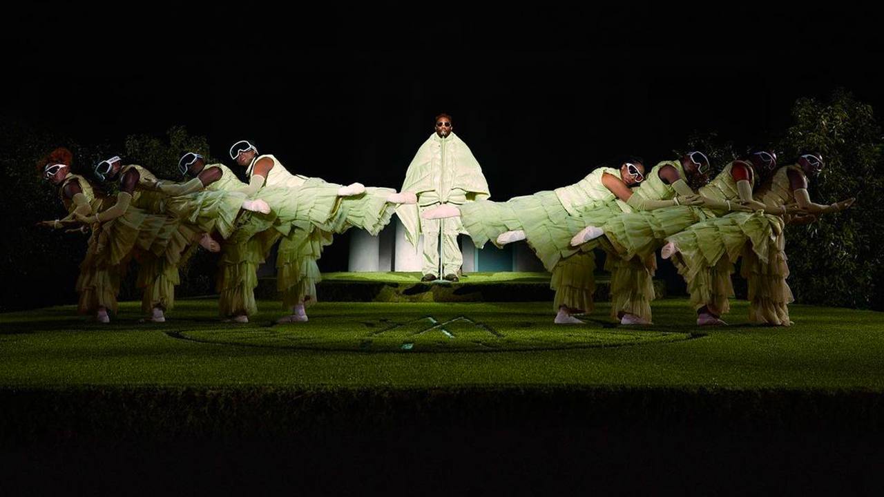 Evento de lançamento da parceria Moncler x Pharell Williams durante a Semana de Moda de Milão. Clique na imagem e confira criações da marca! (Foto: Reprodução/Instagram @moncler)