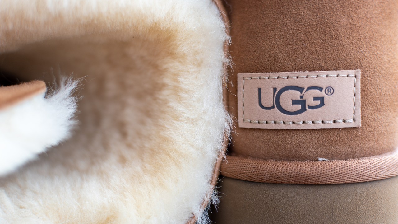 Telfar e UGG se unem novamente em uma collab!