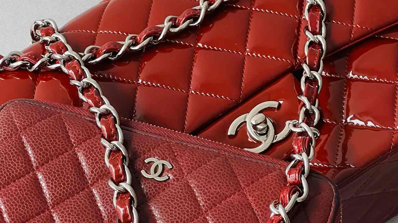 Acessórios Chanel. Clique na imagem e confira mais criações da marca!